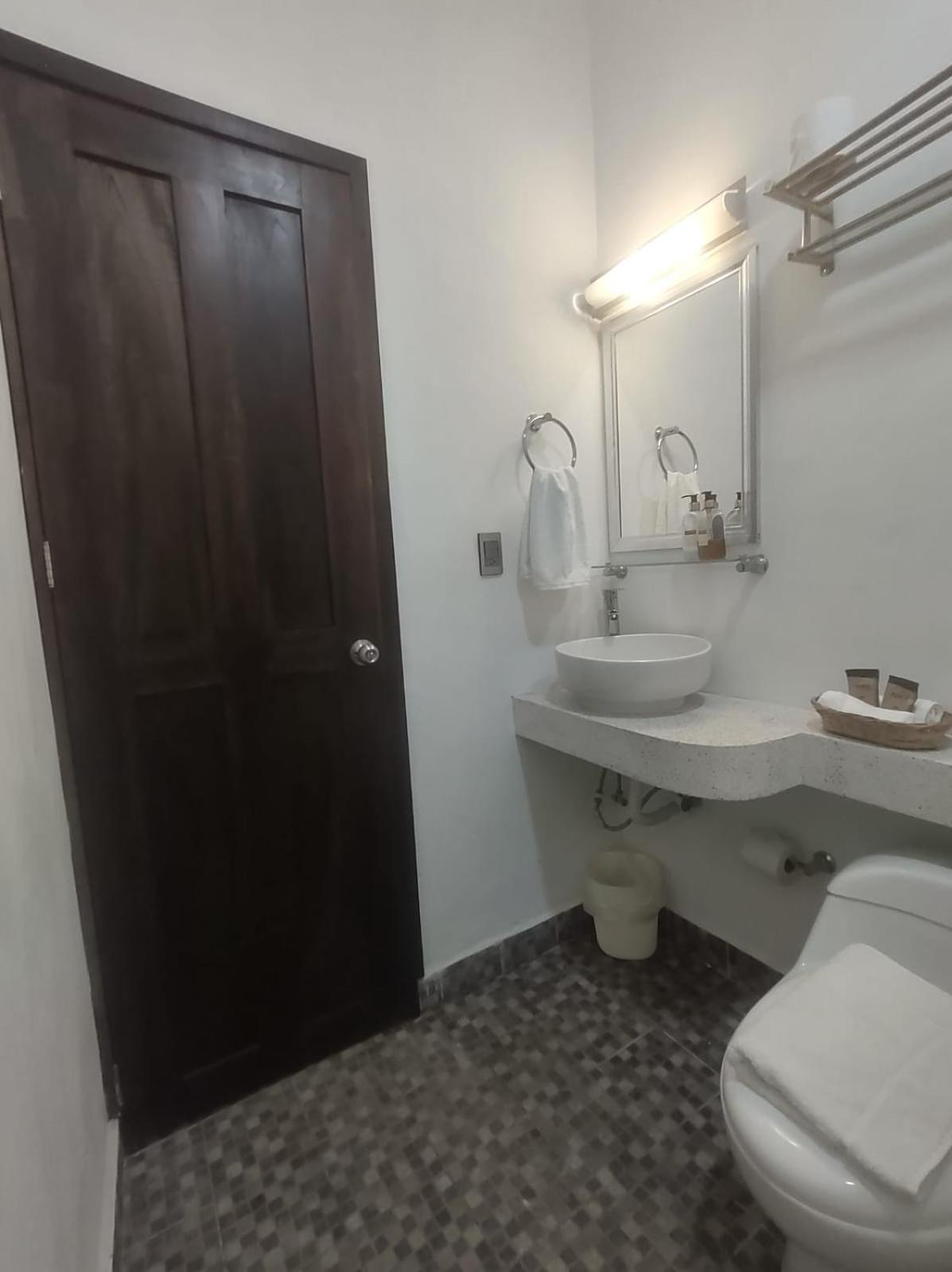 Quinta Rosita Bed & Breakfast ตีคัล ภายนอก รูปภาพ